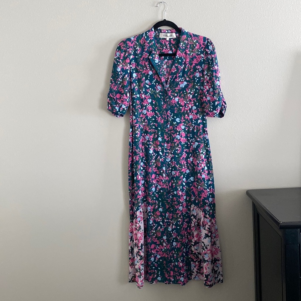 Diane Von Furstenberg Silk Floral dress
